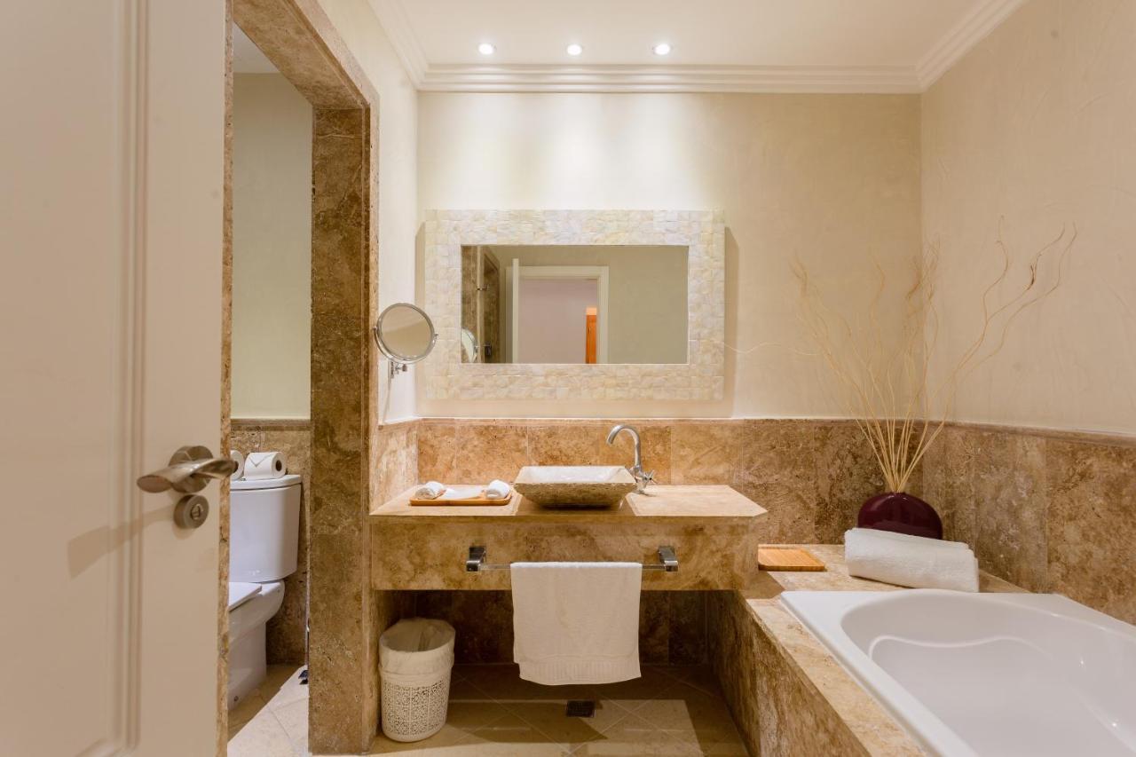 Luxe 1 Bedroom Cap Cana, Dr - Steps Away From Pool, King Bed, Caribbean Paradise! Apartamento *