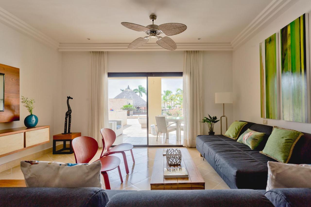 Luxe 1 Bedroom Cap Cana, Dr - Steps Away From Pool, King Bed, Caribbean Paradise! * Punta Cana