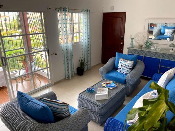 Beautiful , 2bdr, 10 Min Driving From The Airport And By Car Apartment *