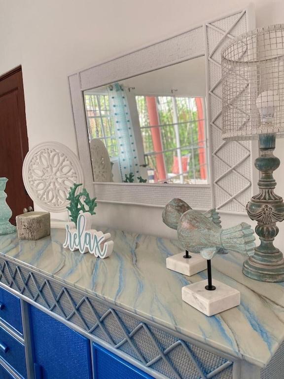 Apartment Beautiful , 2bdr, 10 Min Driving From The Airport And By Car *