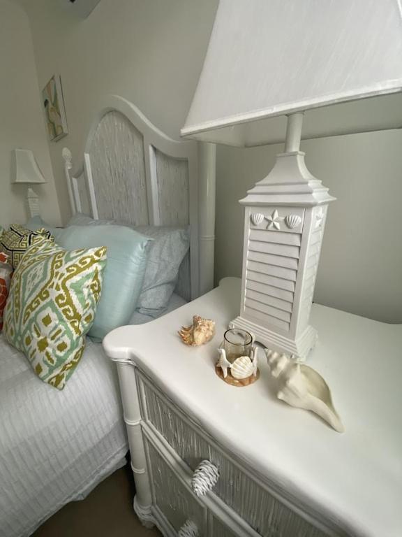 Beautiful , 2bdr, 10 Min Driving From The Airport And By Car *