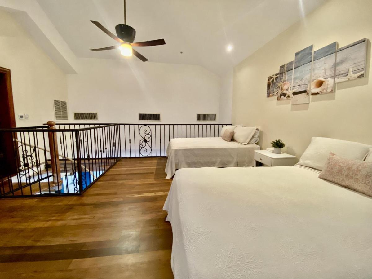 Beachfront Luxury Pent-house At Aquamarina Capcana