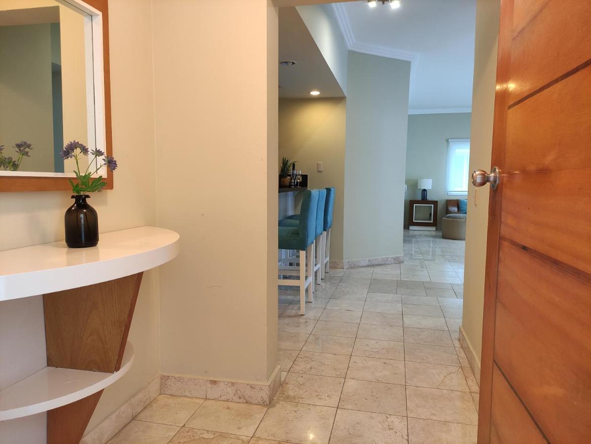 Chic Beachfront - Private Access