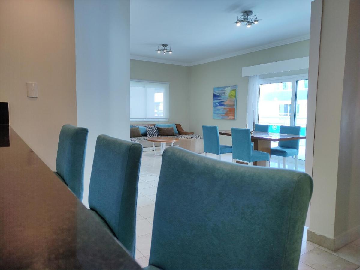 Chic Beachfront - Private Access Apartment *