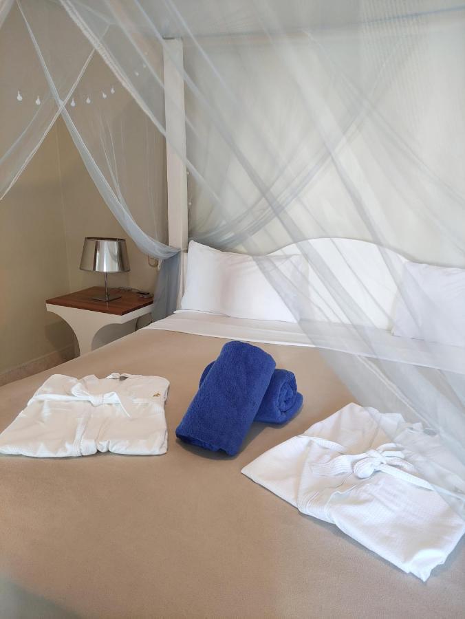 Chic Beachfront - Private Access *