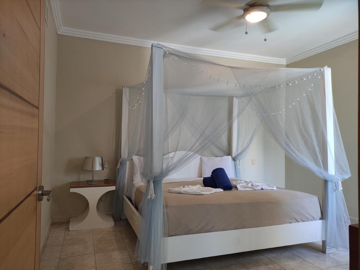 Chic Beachfront - Private Access