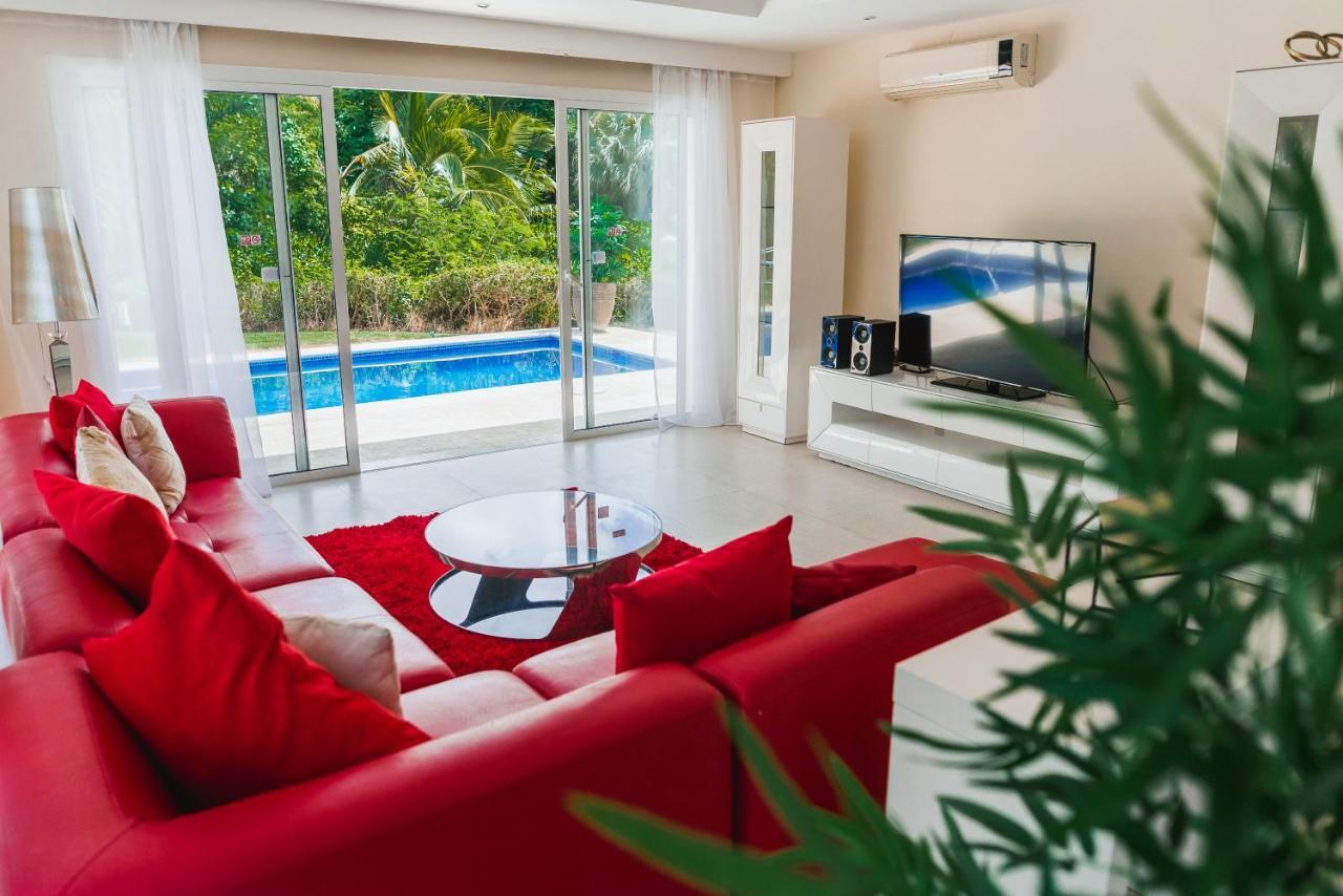 Villa Luxury Private With Pool, Private Beach, Bbq