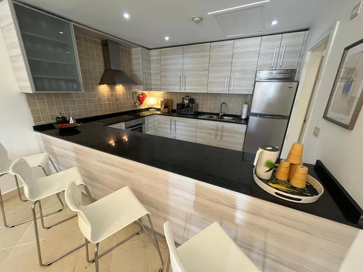 Luxe 1 Bedroom Cap Cana, Dr - Steps Away From Pool, King Bed, Caribbean Paradise! Punta Cana