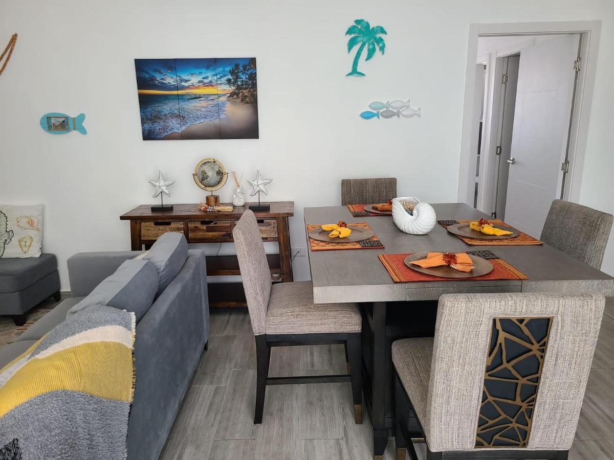 Cozy 2 Bedroom 7 Minutes Walk To Beach. *