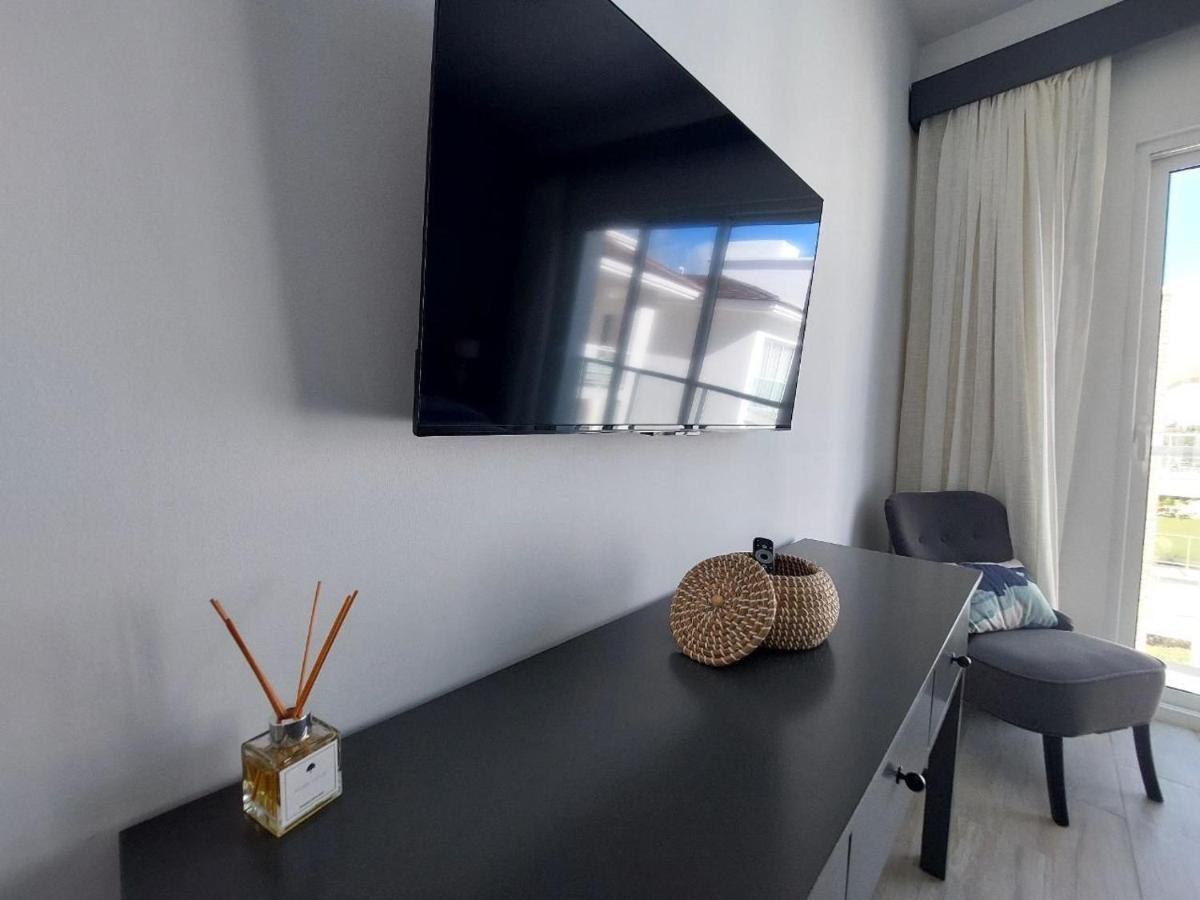 Apartment Beach-style 2br Across From Hard Rock *