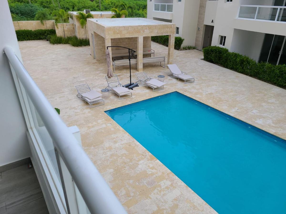 Cozy 2 Bedroom 7 Minutes Walk To Beach.