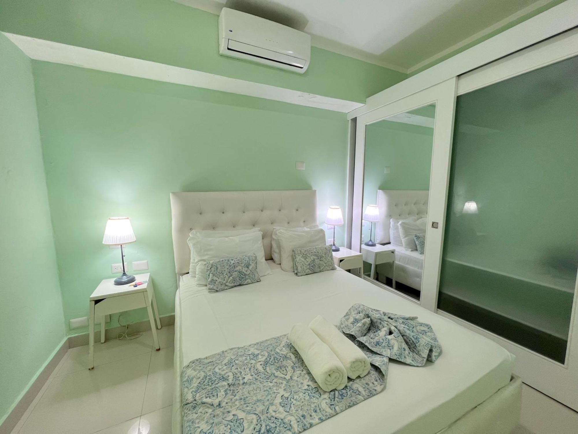 Hotel Atlantico Suites - Rooftop Pool, Bars & Club