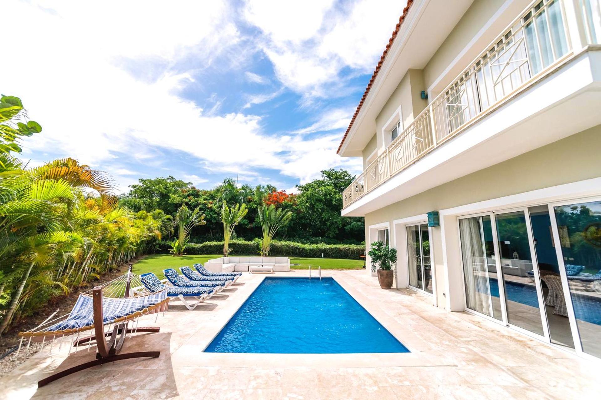 Luxury Private With Pool, Private Beach, Bbq