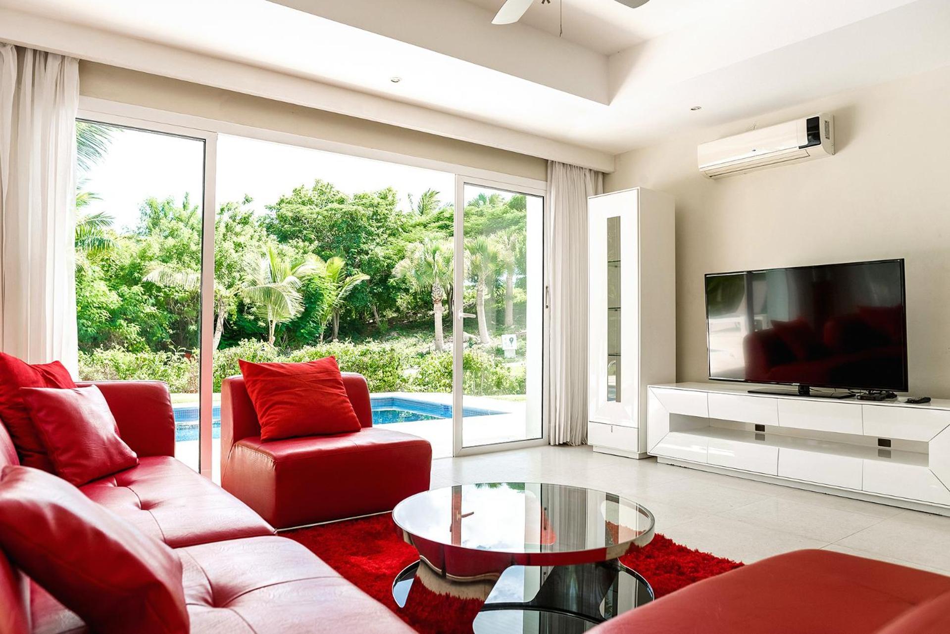 Luxury Private With Pool, Private Beach, Bbq
