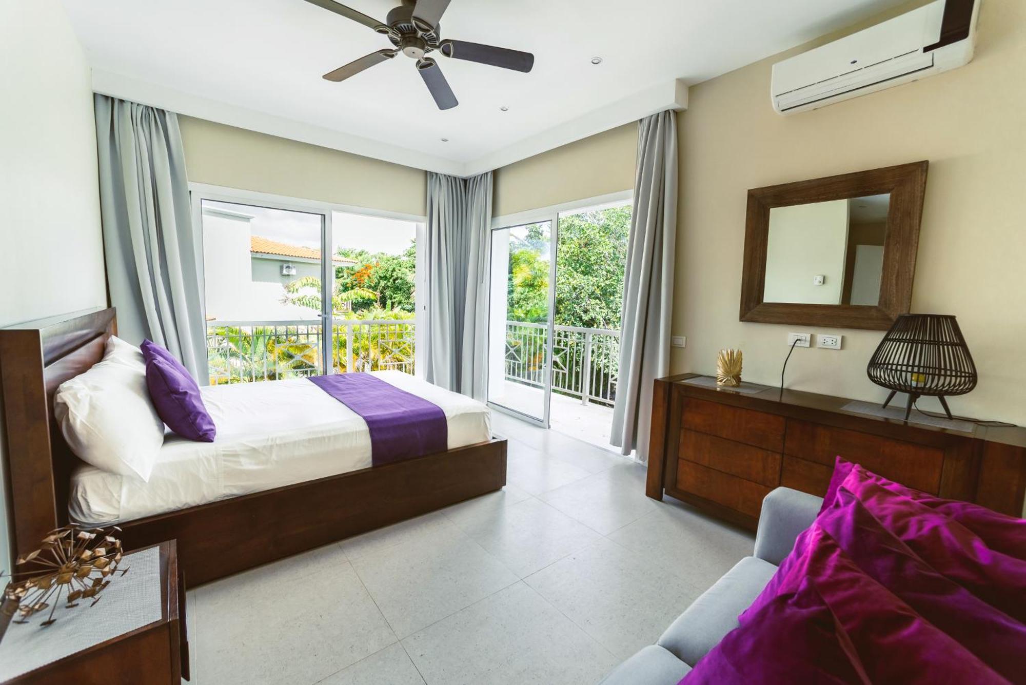 Luxury Private With Pool, Private Beach, Bbq Villa