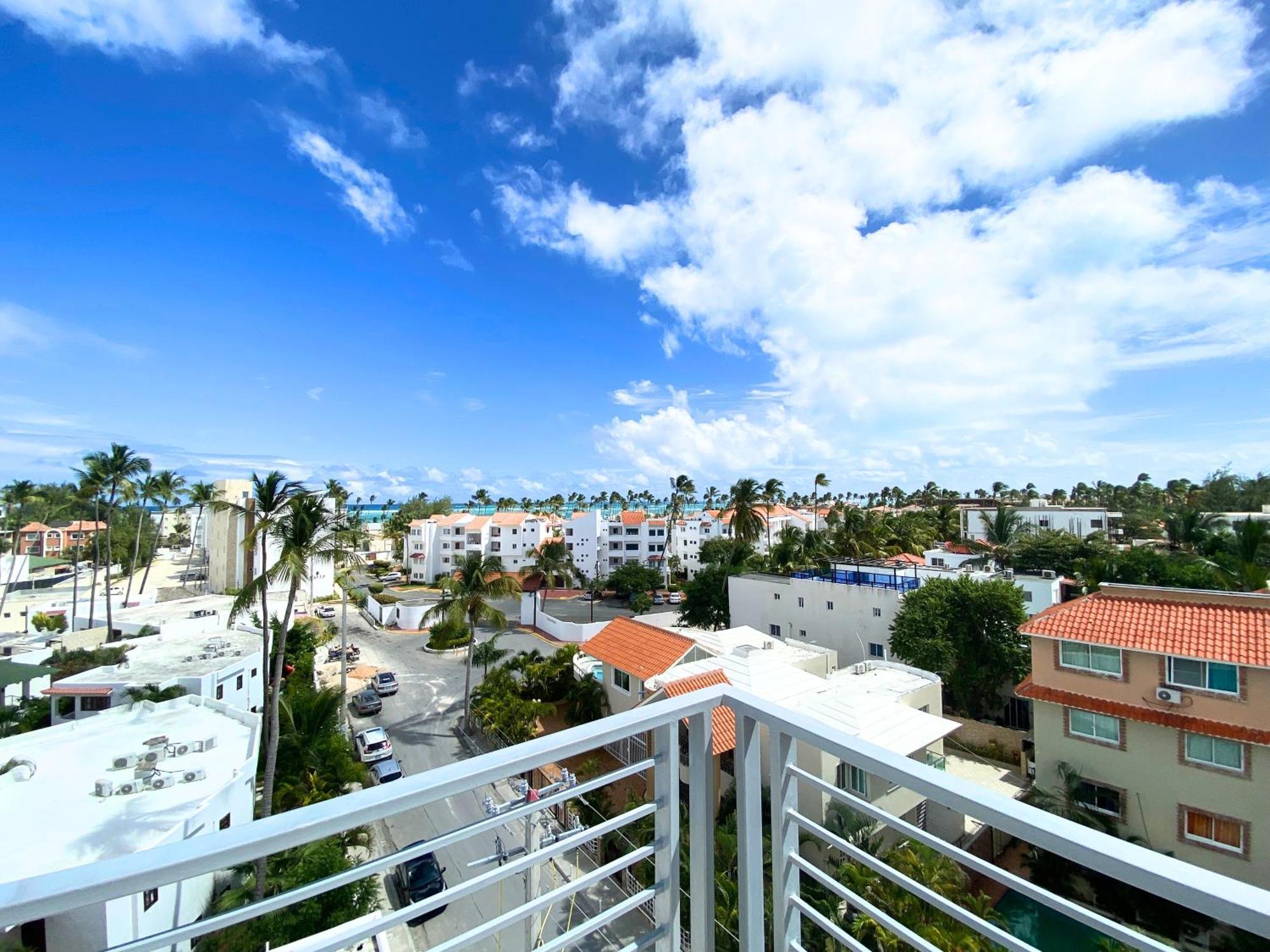 Atlantico Suites - Rooftop Pool, Bars & Club Hotel 5*