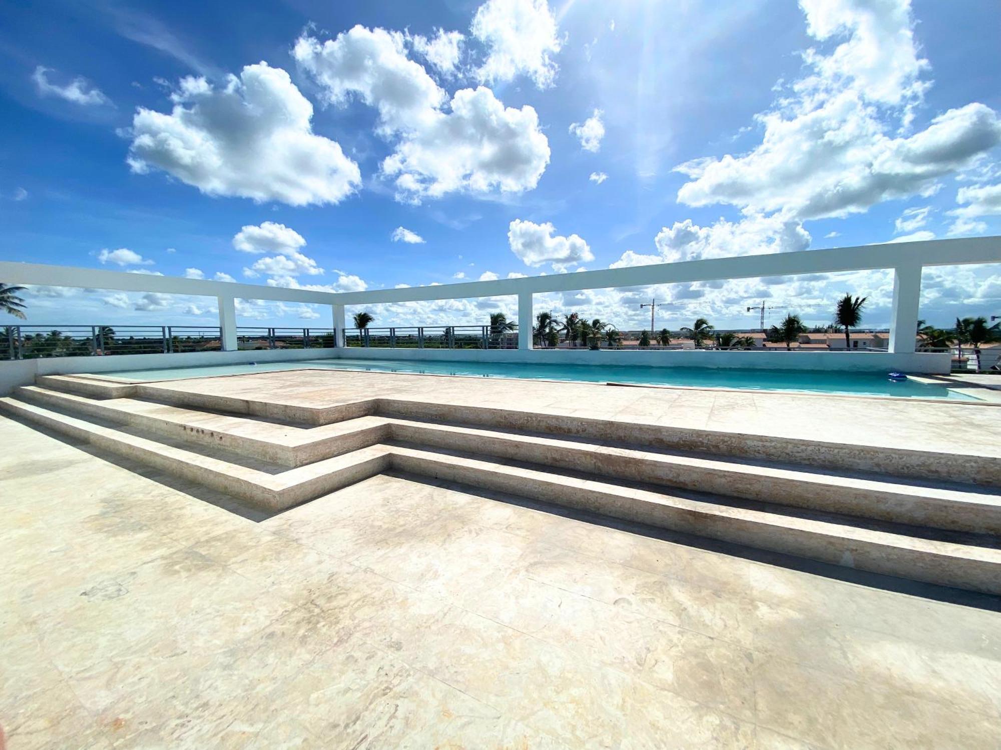Atlantico Suites - Rooftop Pool, Bars & Club 5*