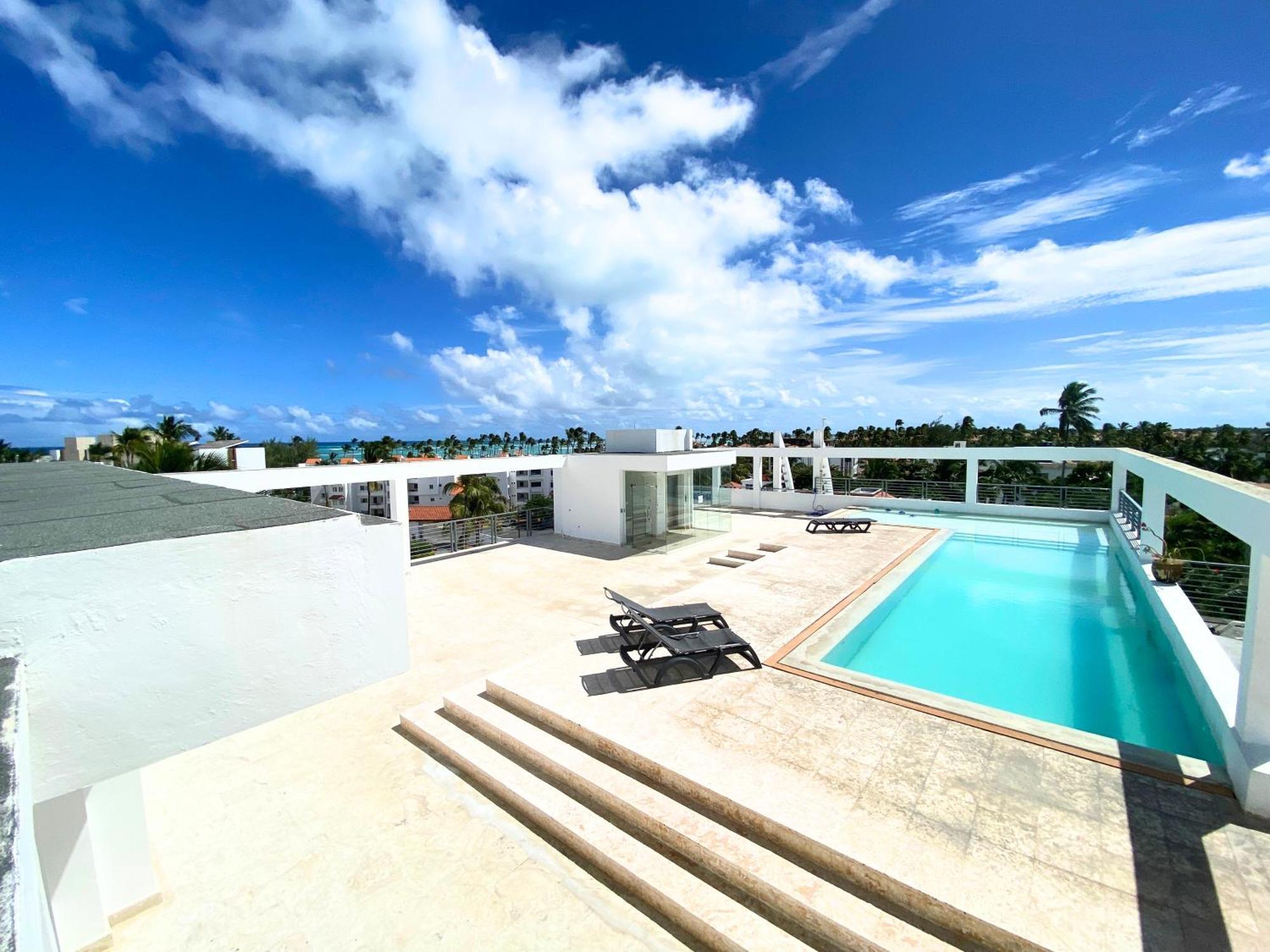 Hotel Atlantico Suites - Rooftop Pool, Bars & Club Punta Cana