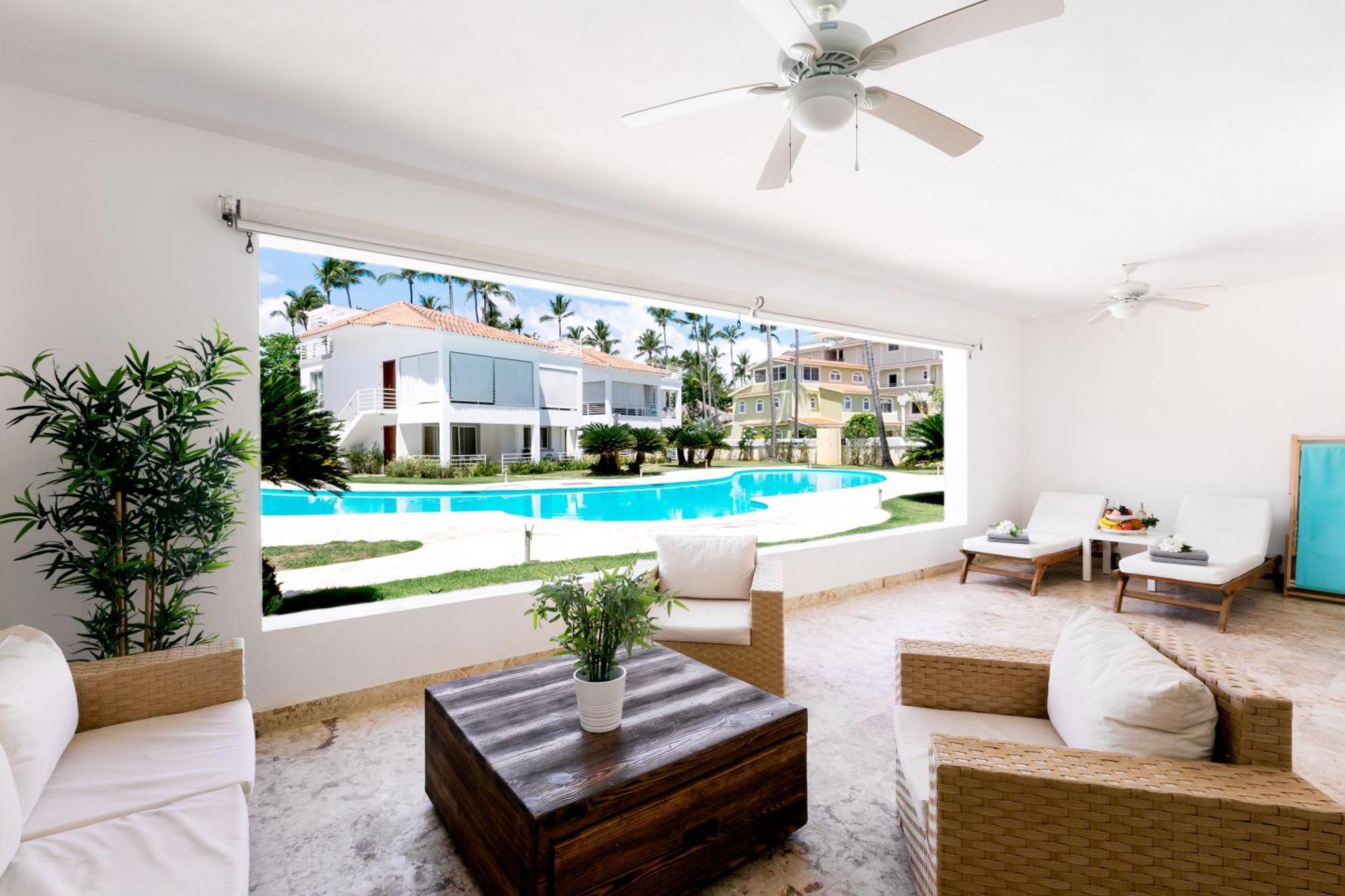 Aventura Village Corales And