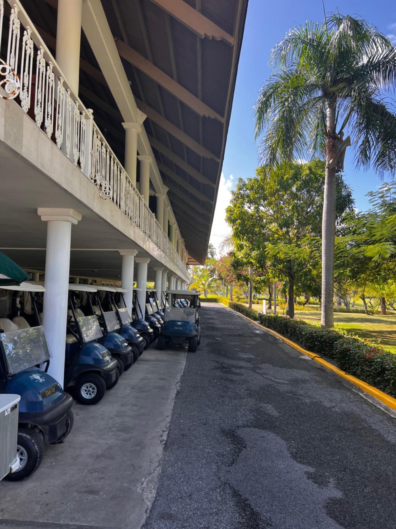 Cocotal Luxury On The Golf Course Apartment