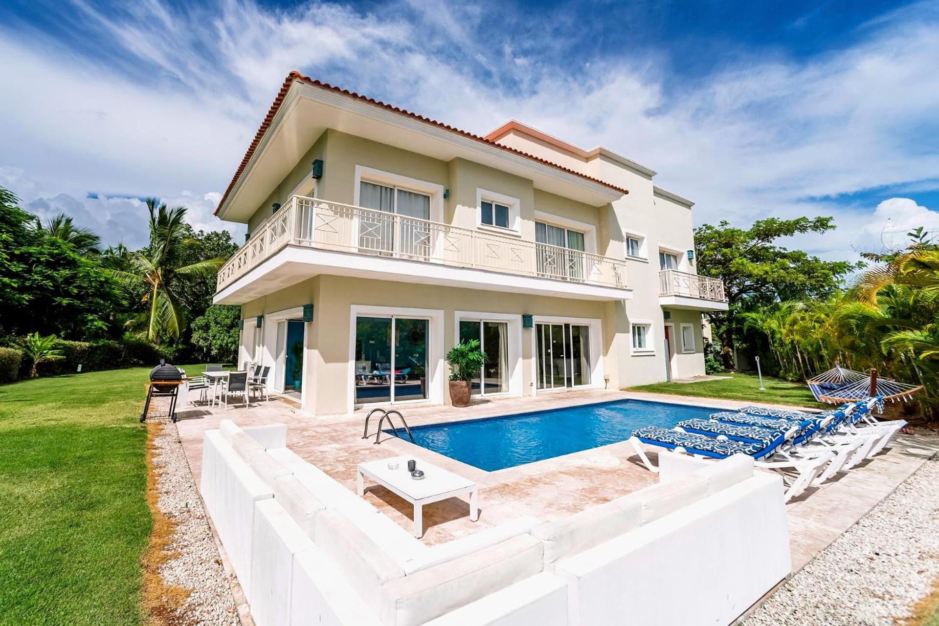 Luxury Private With Pool, Private Beach, Bbq