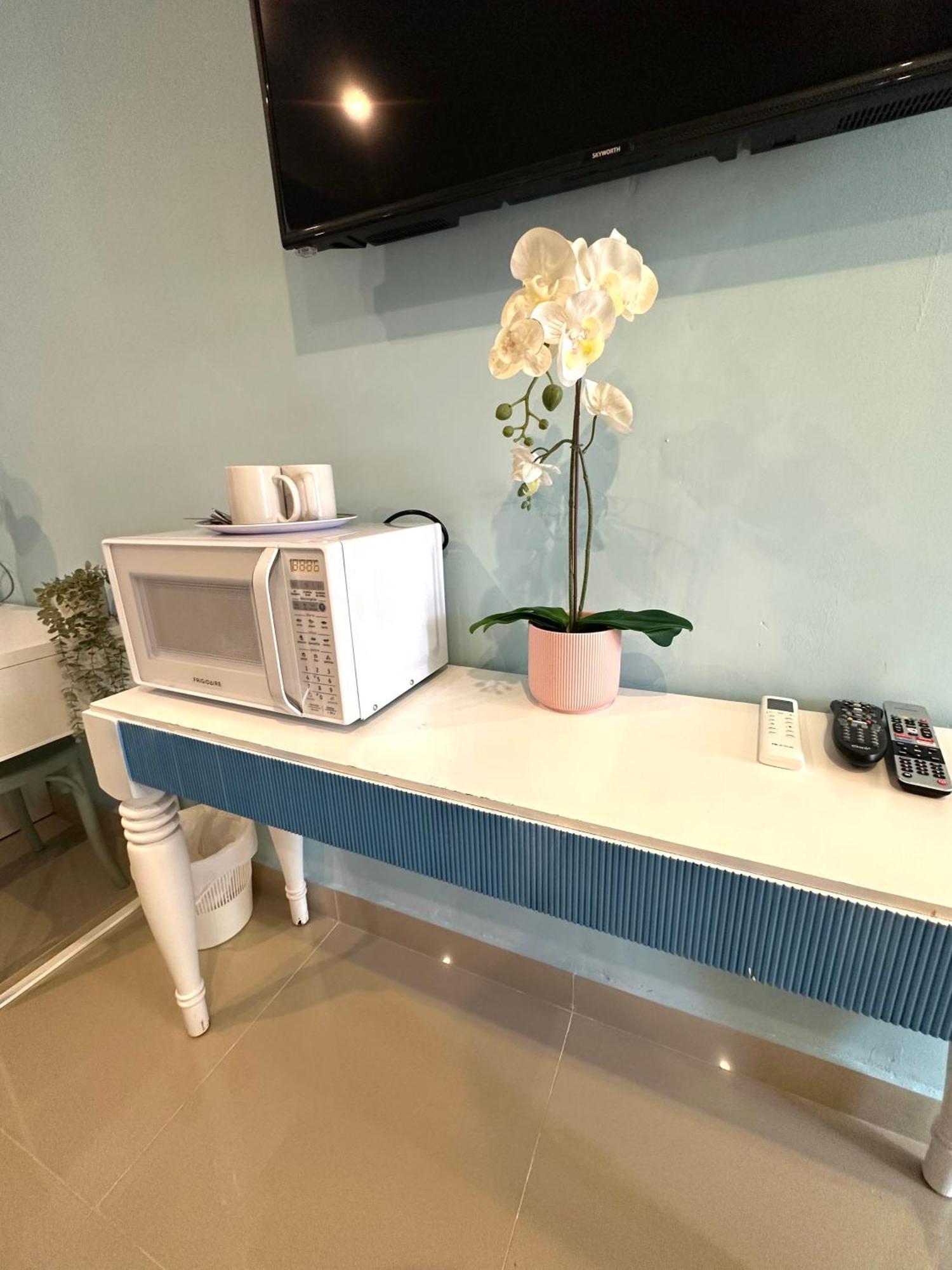 Noe , One Bed Close To The #1 Hotel cápsula *
