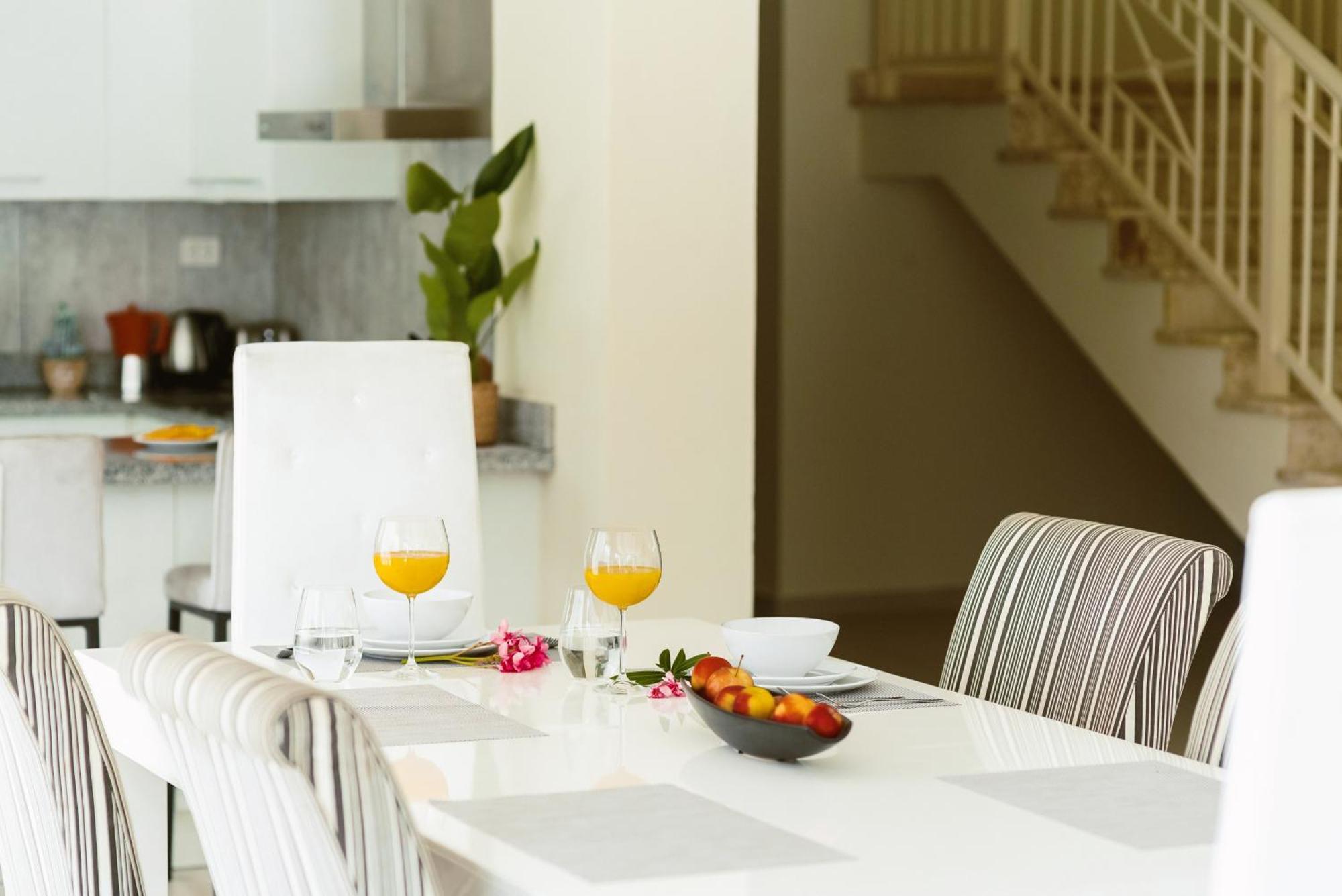 Luxury Private With Pool, Private Beach, Bbq *