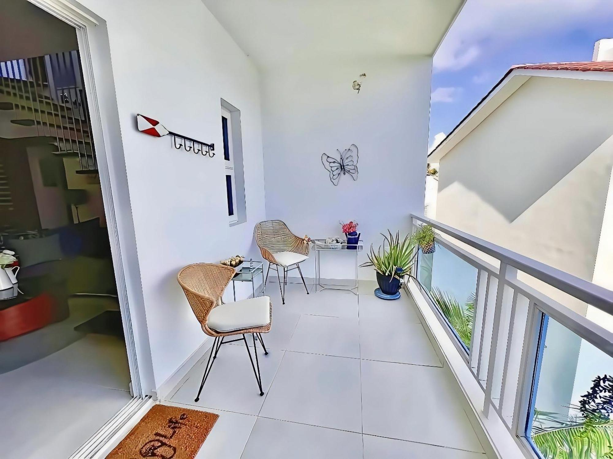 Duplex,near The Airport *