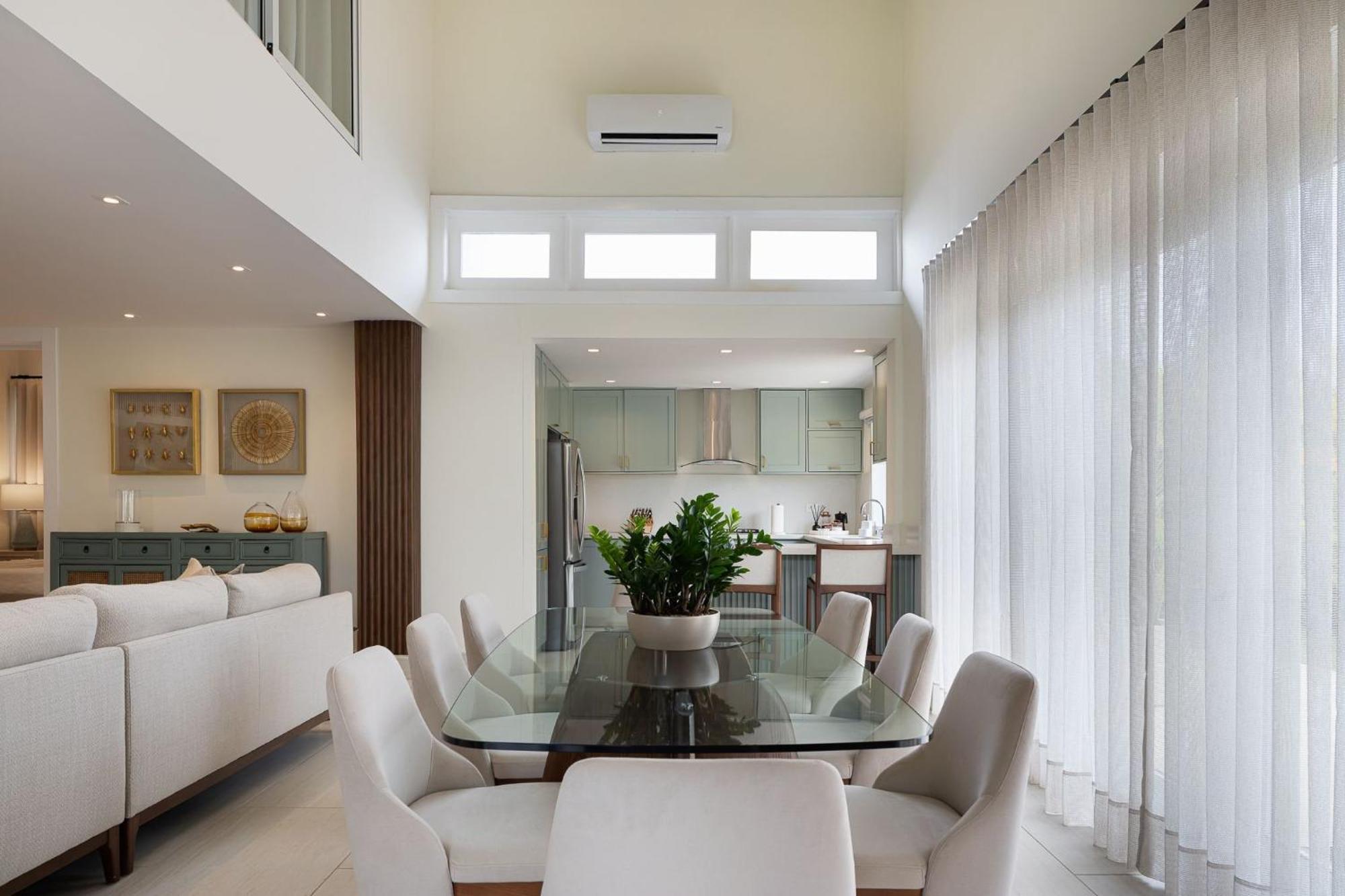Elegante Privada De 4 Con Piscina Y Jacuzzi Ferienhaus