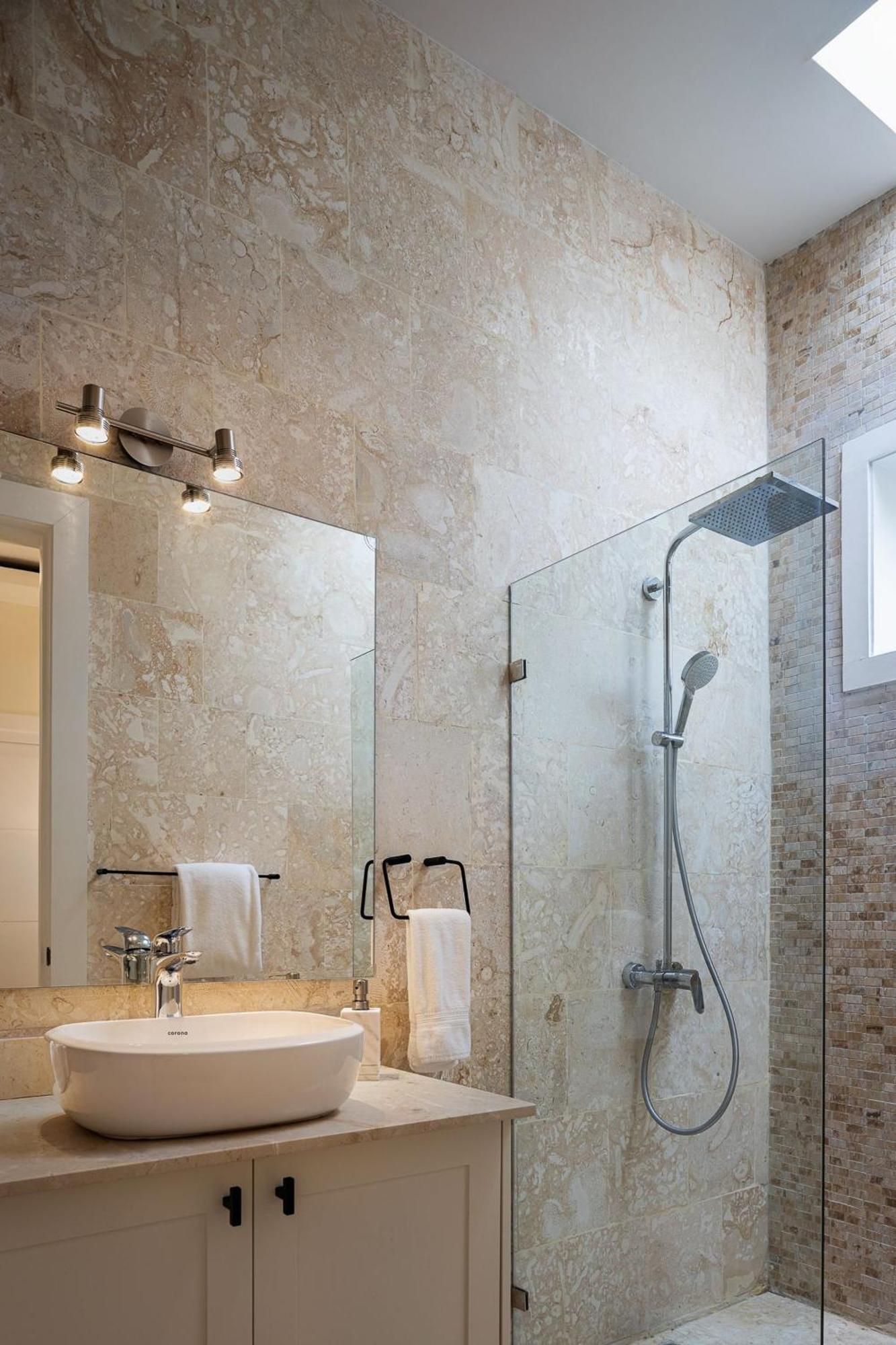 Elegante Privada De 4 Con Piscina Y Jacuzzi Ferienhaus *