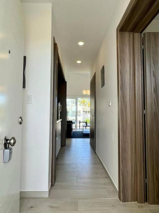 Paseo Playa Coral A-204 Apartment