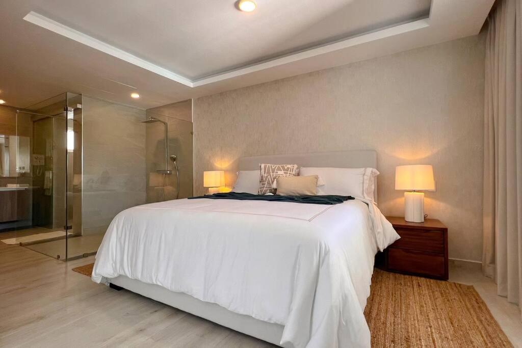 Paseo Playa Coral B-202 Apartment