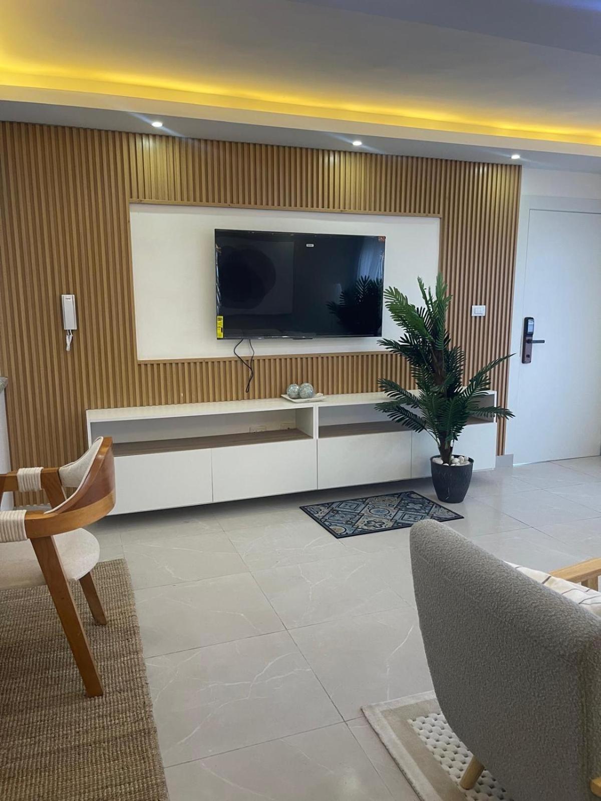 Hermoso Apto Amueblado A 5 Minutos De Downtown Apartment *
