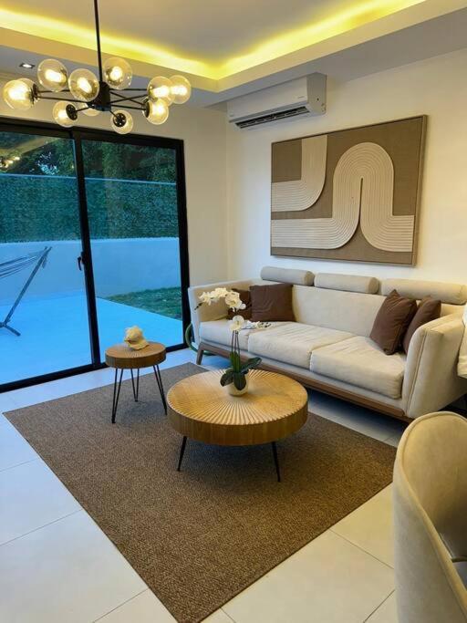 3br Oasis Downtown With Private Jacuzzi Villa *