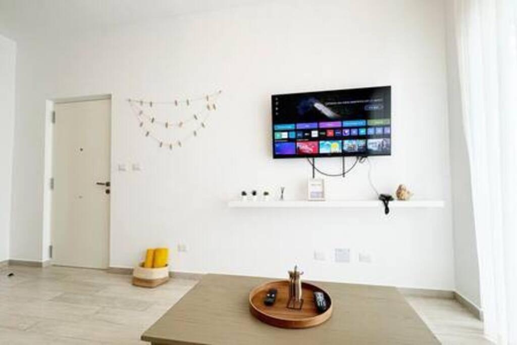 Cozy And Modern With Pool And Golf View Apartment *