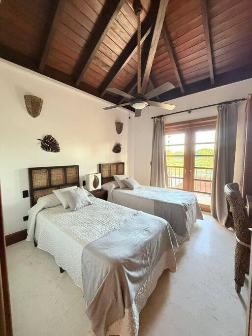 Luxury With Infinity Pool Villa *