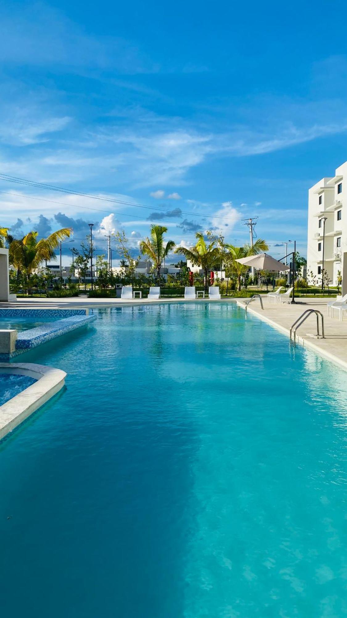 Apartment Stunning 2bdr *
