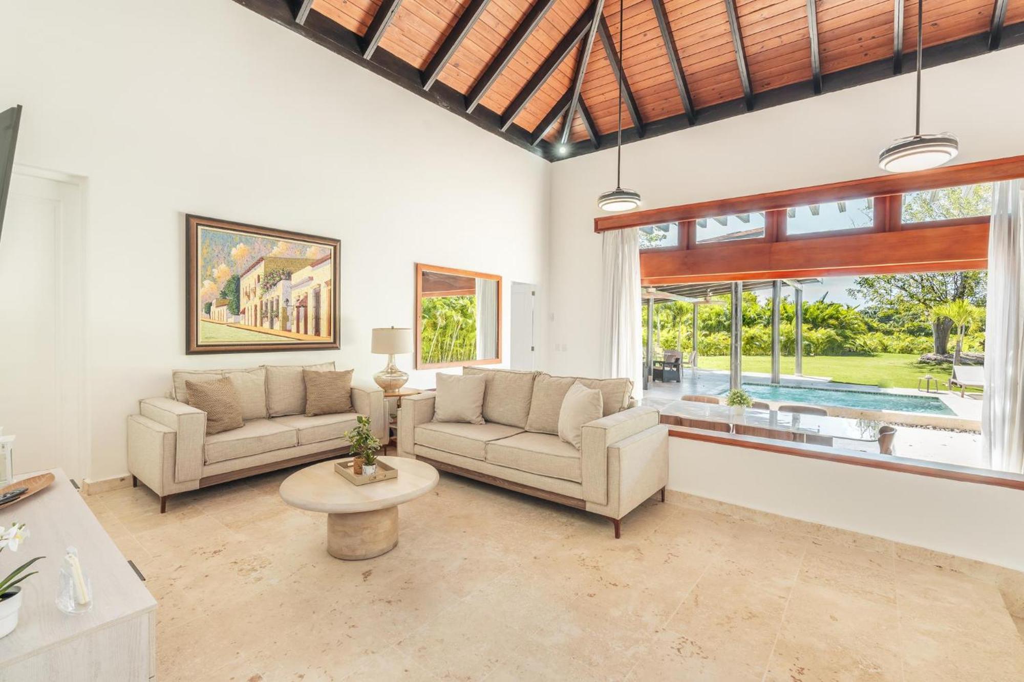 Bungallow With 3br Pool And Bbq In Village Casa de férias