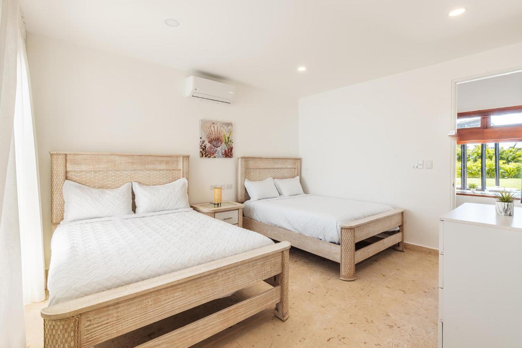 Casa de férias Bungallow With 3br Pool And Bbq In Village