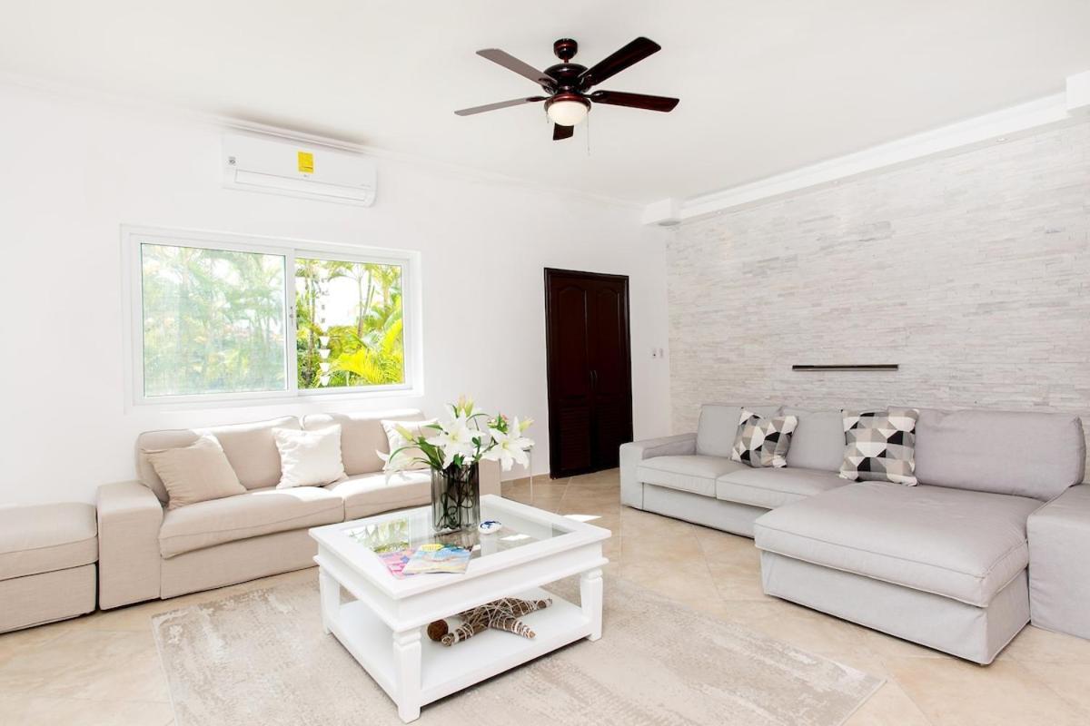 Stunning 4 Bedroom Luxury Villa