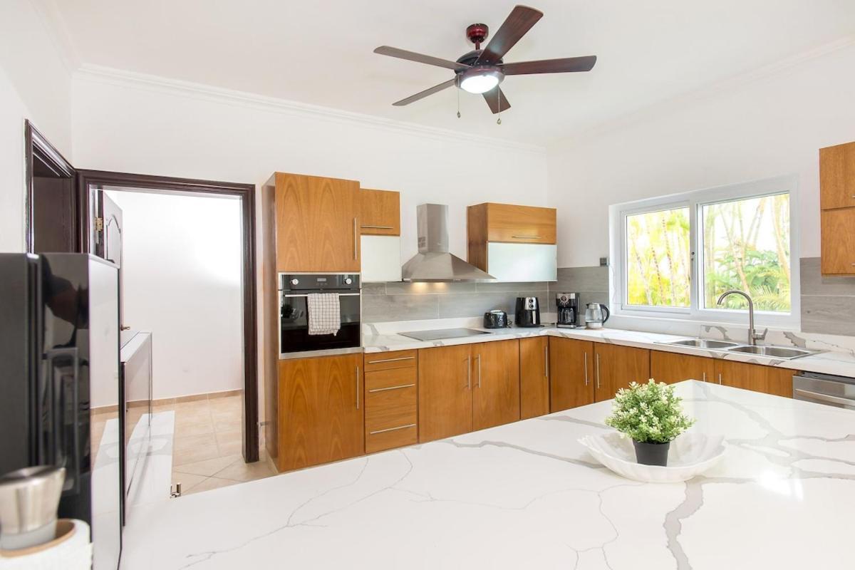 Stunning 4 Bedroom Luxury Villa