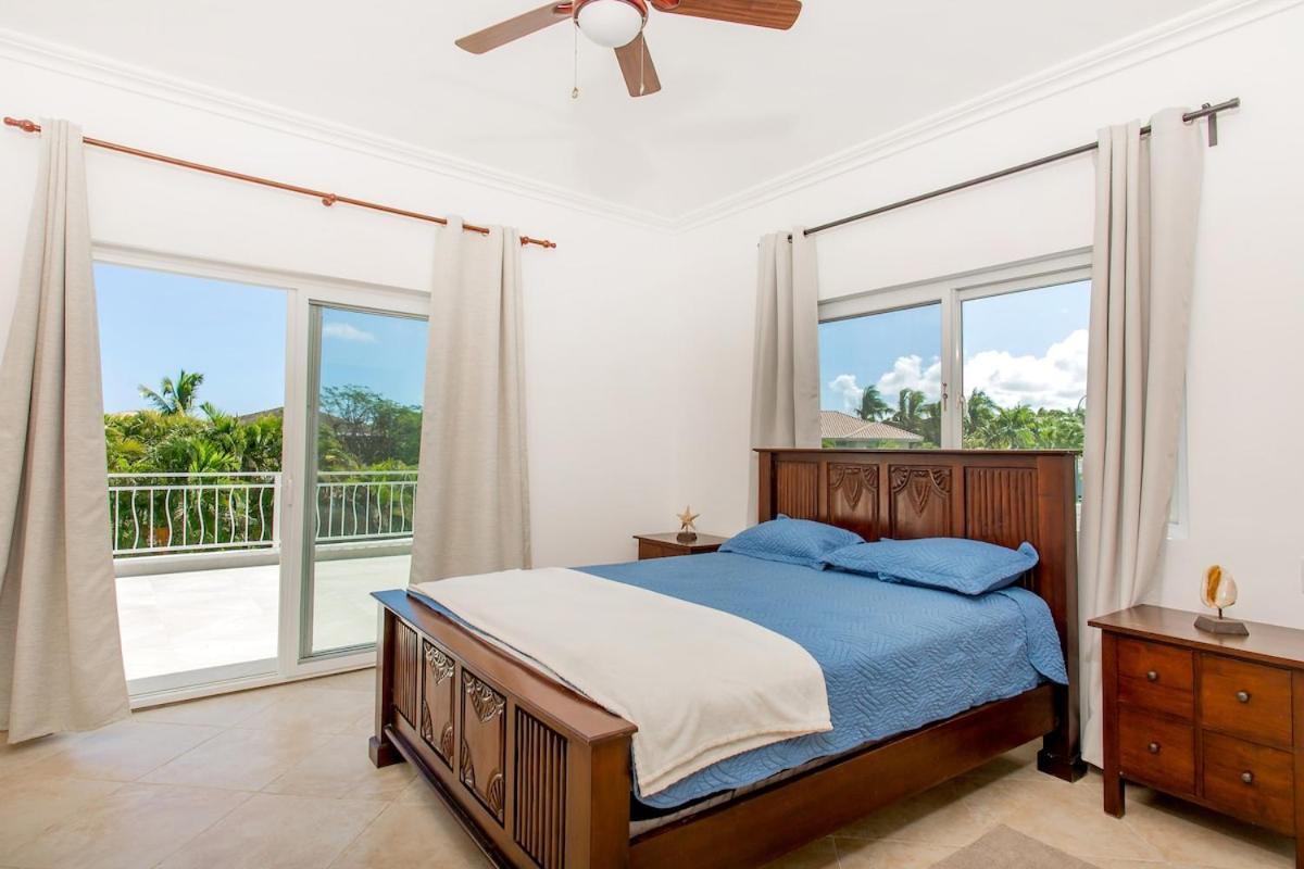Villa Stunning 4 Bedroom Luxury Punta Cana