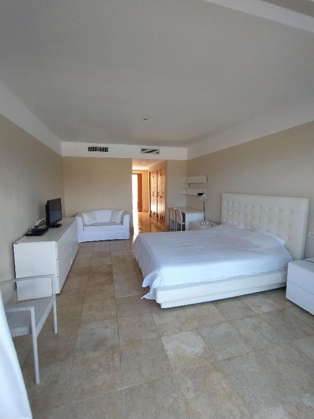 Apartment Sotogrande Spacious Beachfront
