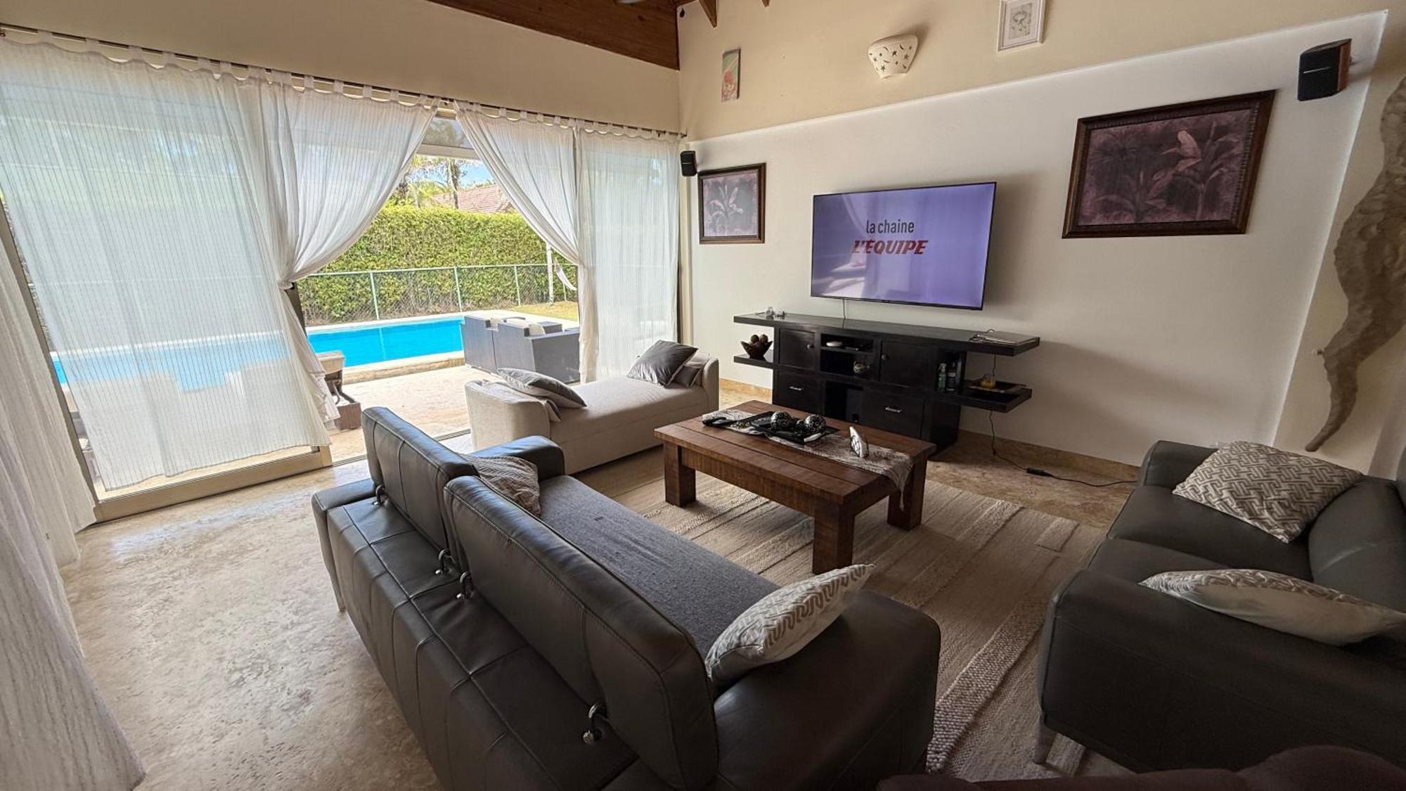 Centrally Exterior Accessible & Pet Friendly *
