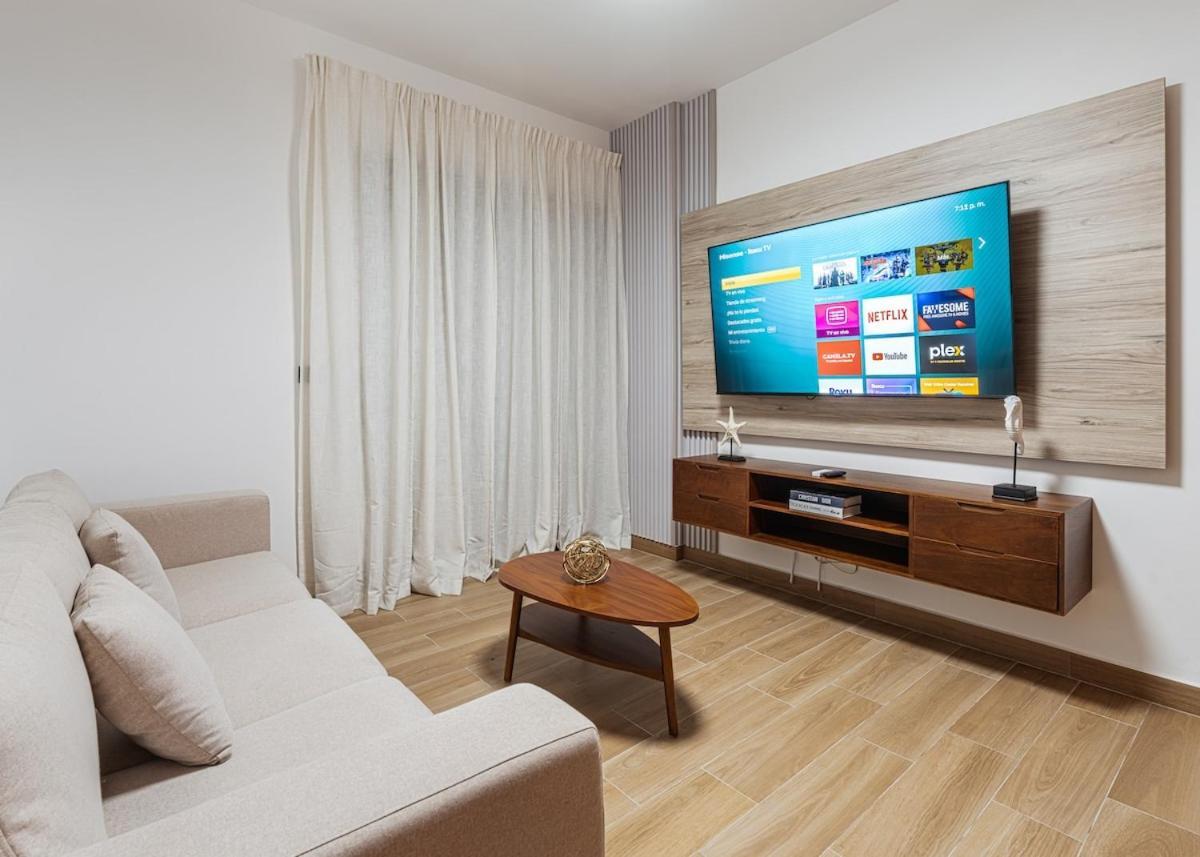 Luxury Apartment, Pool, Close To The