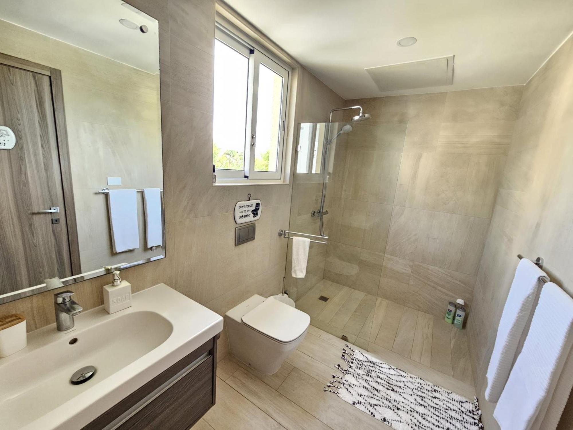 Apartment Beautiful Across From Hardrock With Free Casino Private Club And Golf Course We Now Take Google Pay Apple Pay And Paypal