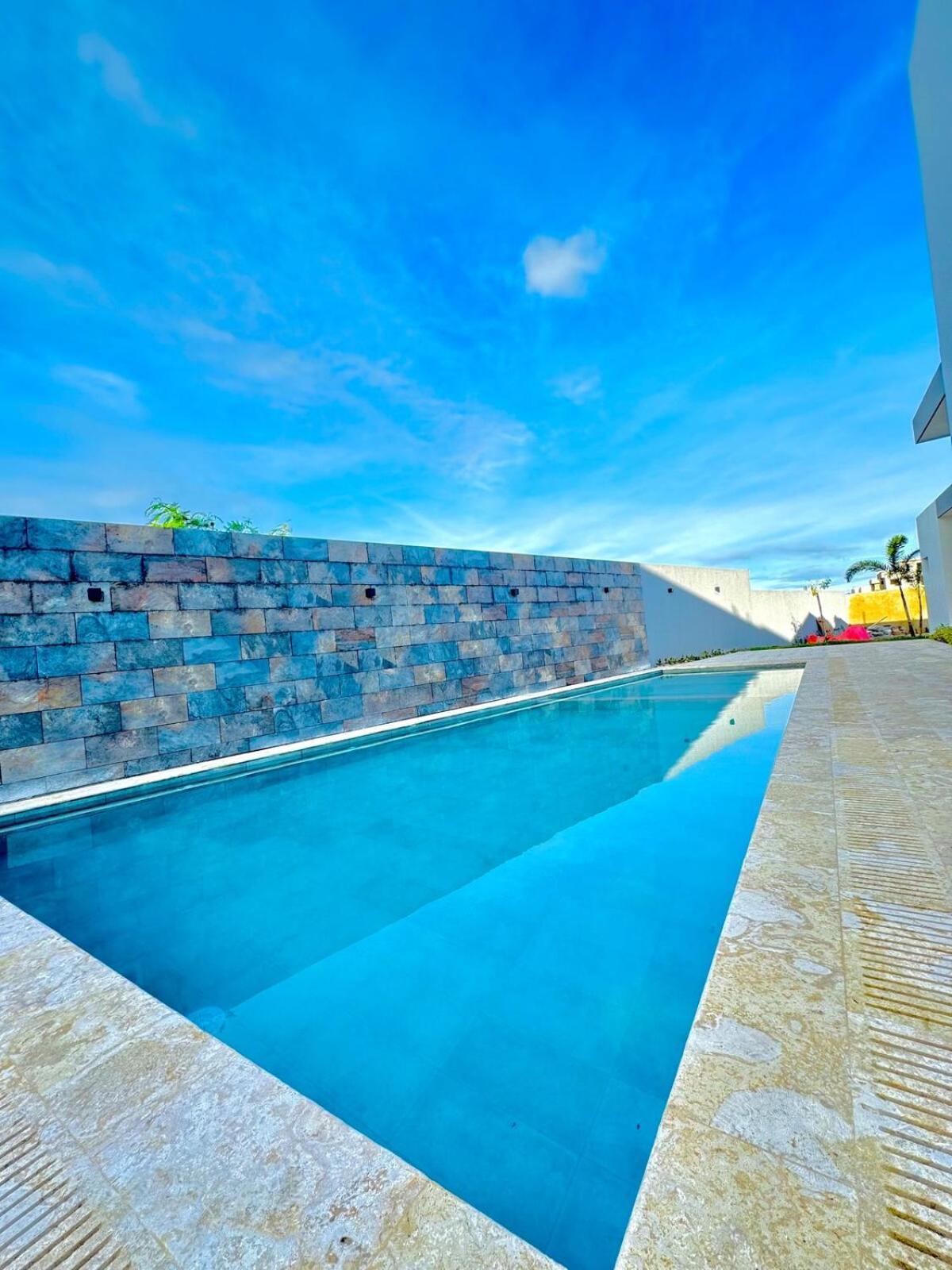 Villa En *