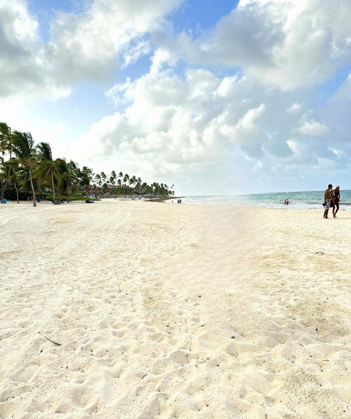 Peaceful 2 Bed - Pool & Private Access Apartment Punta Cana