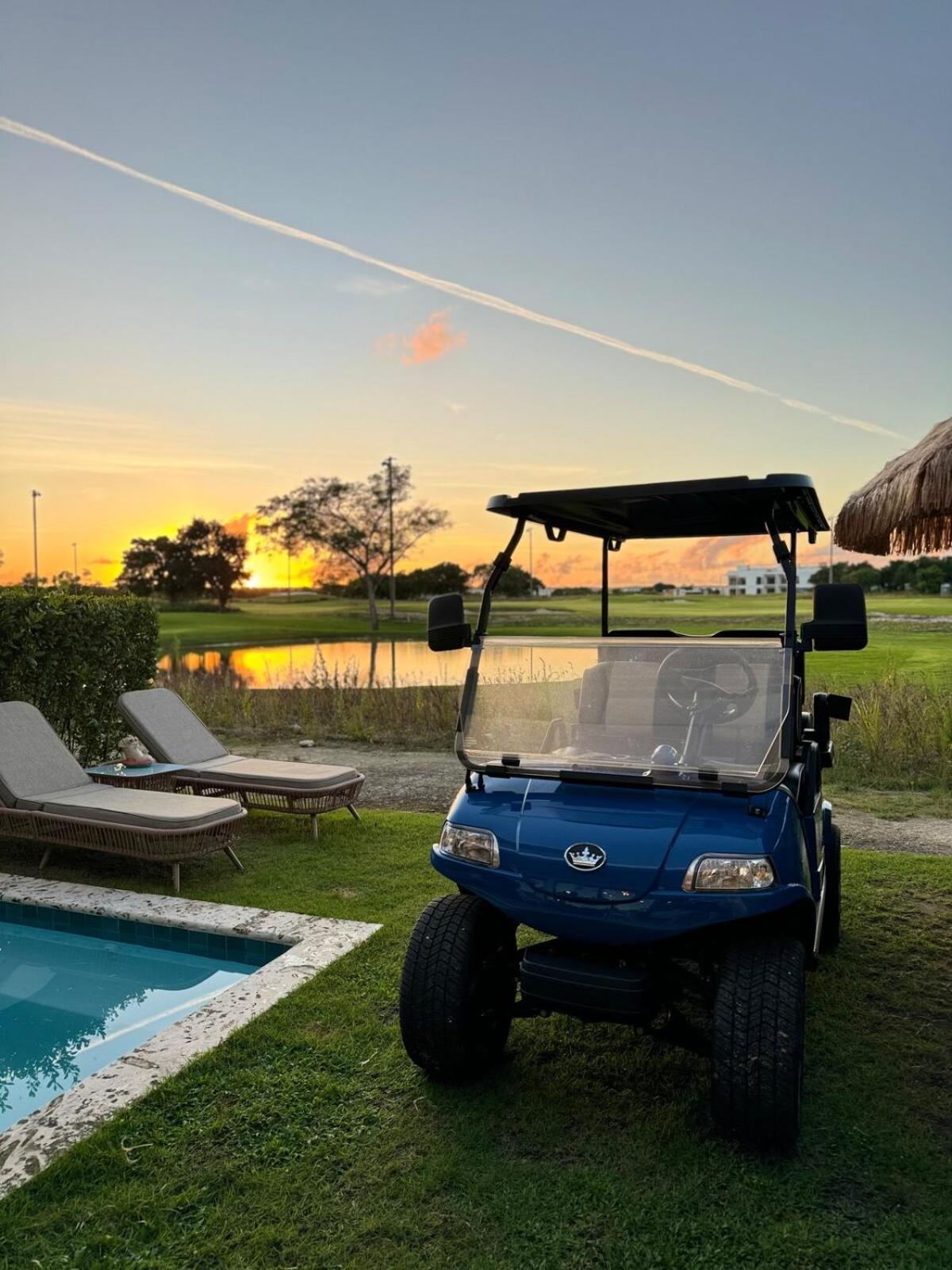 Golf Course View With A Hot Tub *