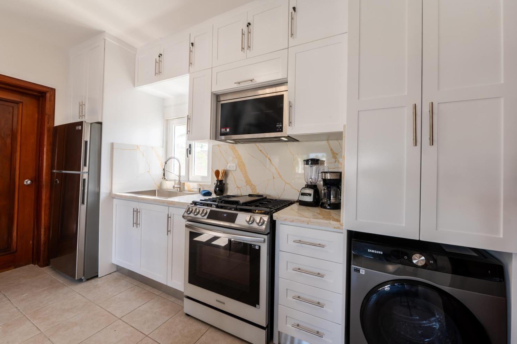 Stanza Mare 1 Bedroom 2br,3br On The Apartment *